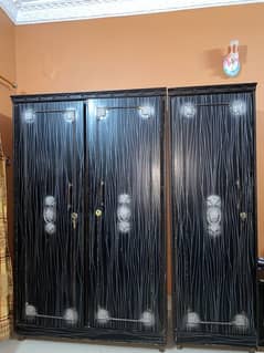 3 doors almari for sell