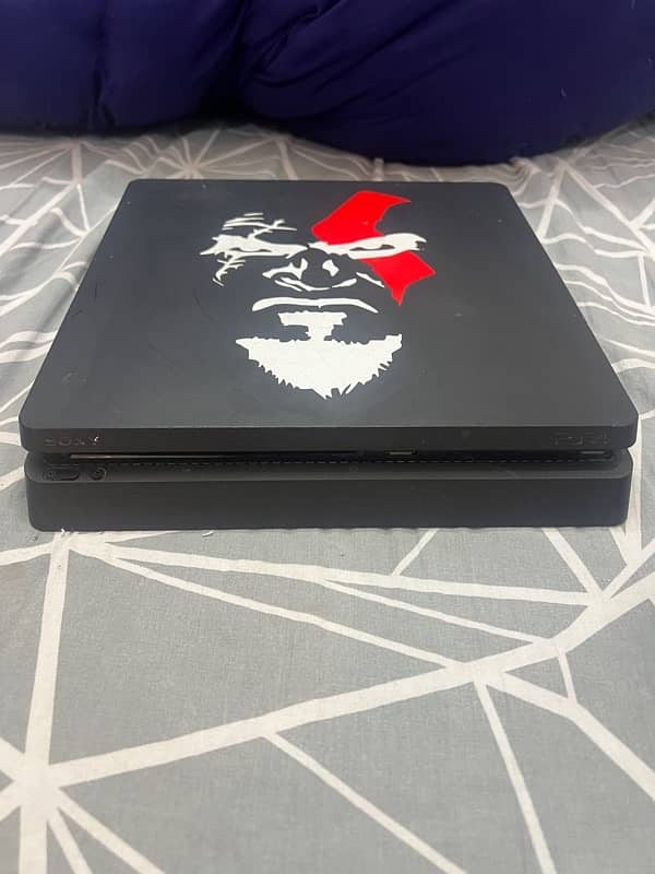 PS4 in Great Condition Without Box 3