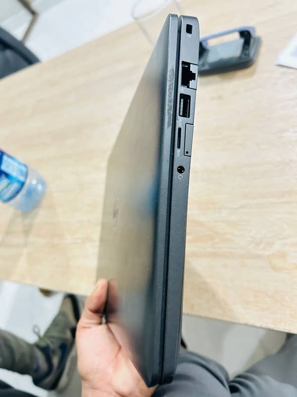 Dell latitude 5300 i5 8th gen 4