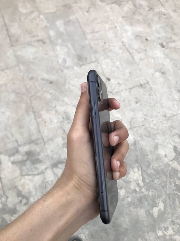 IPhone 11 64 GB jv urgent sale condition 10/10 5