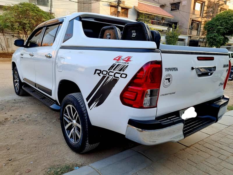 Toyota Hilux Revo V 2.8 2021 Model 1