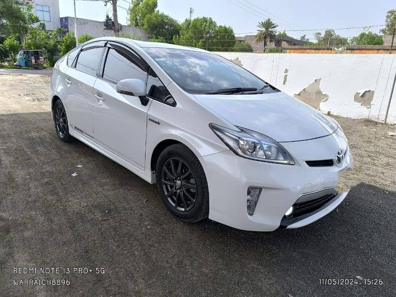 Toyota Prius 2017 1