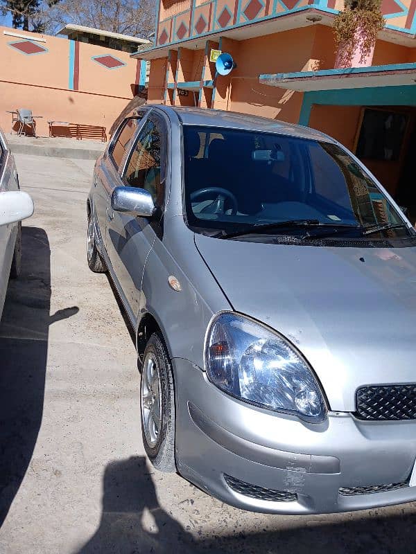 Toyota Vitz 2003 3