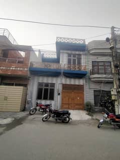 5 marla house for sale in johar town block B  Investors rate (owner needed ) Original picture  Hot location  Main apporced