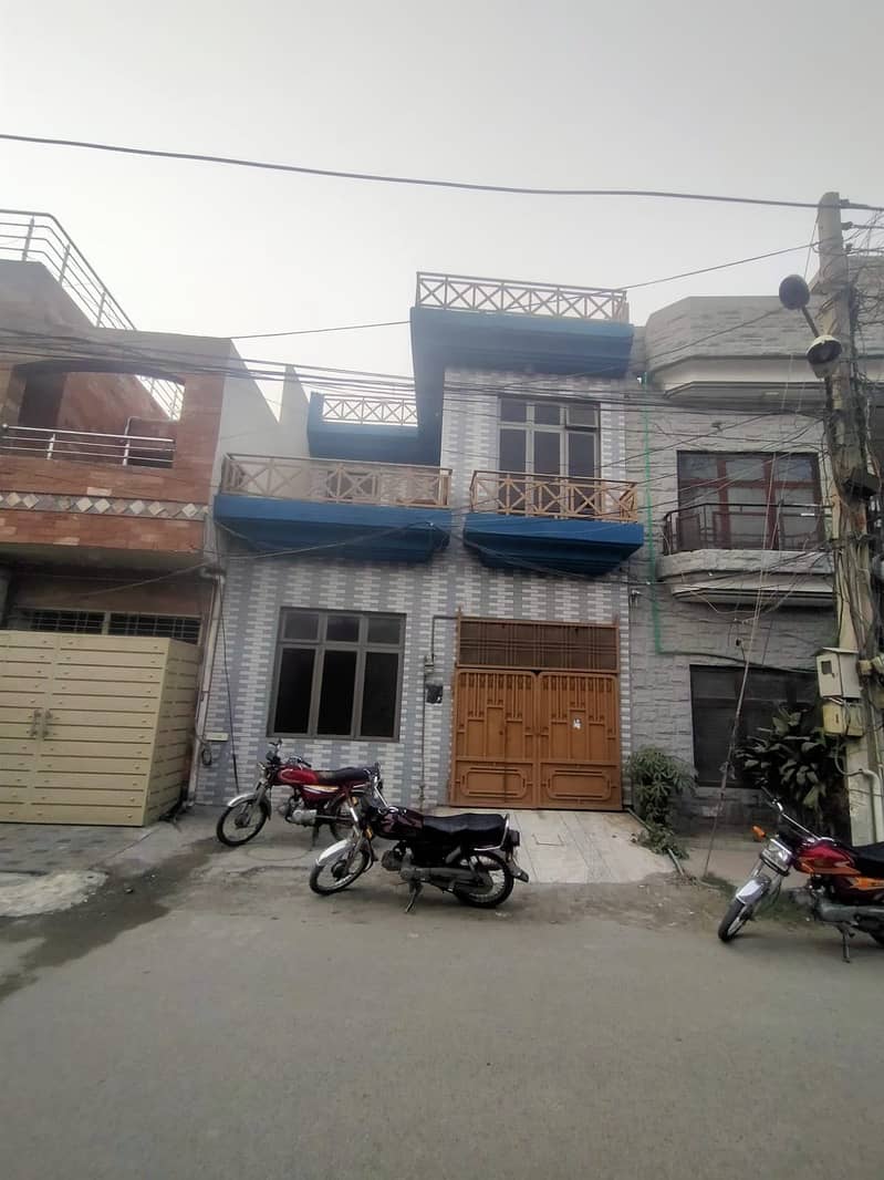 5 marla house for sale in johar town block B  Investors rate (owner needed ) Original picture  Hot location  Main apporced 0