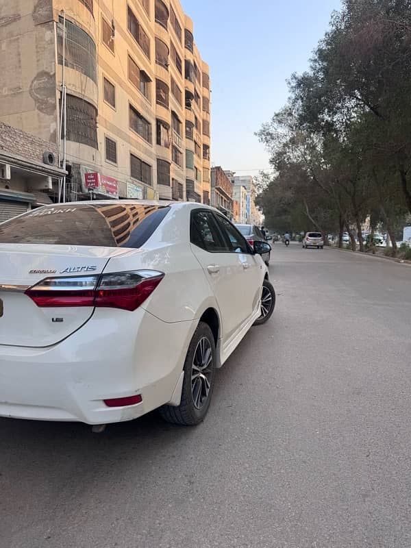 Toyota Corolla Altis 2018 4