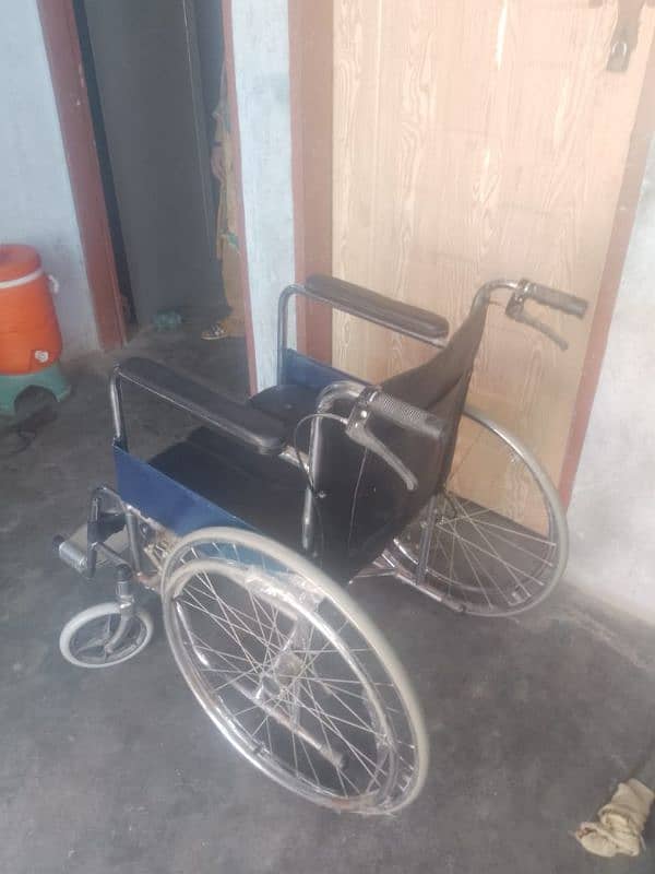 Wheel chair+commode (New) 2