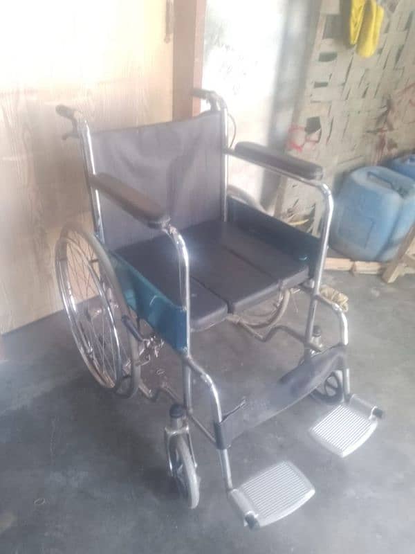 Wheel chair+commode (New) 4