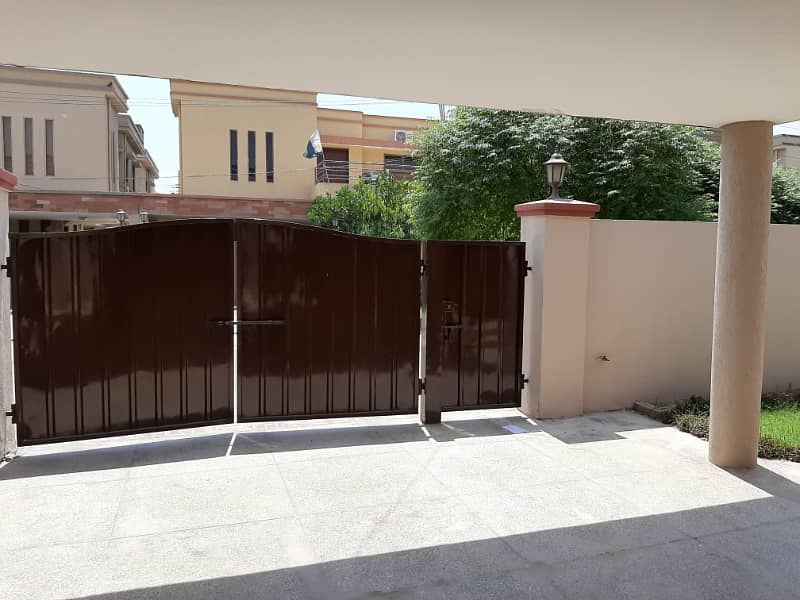 14 Marla Good Located House Available For Sale In PAF Falcon Complex Gulberg III Lahore 19