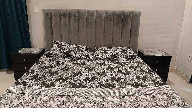 Queen Bed For sale without mattress 1