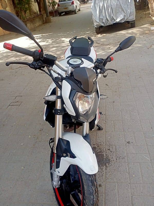 Benelli TNT-150i (KHI-2020) 1