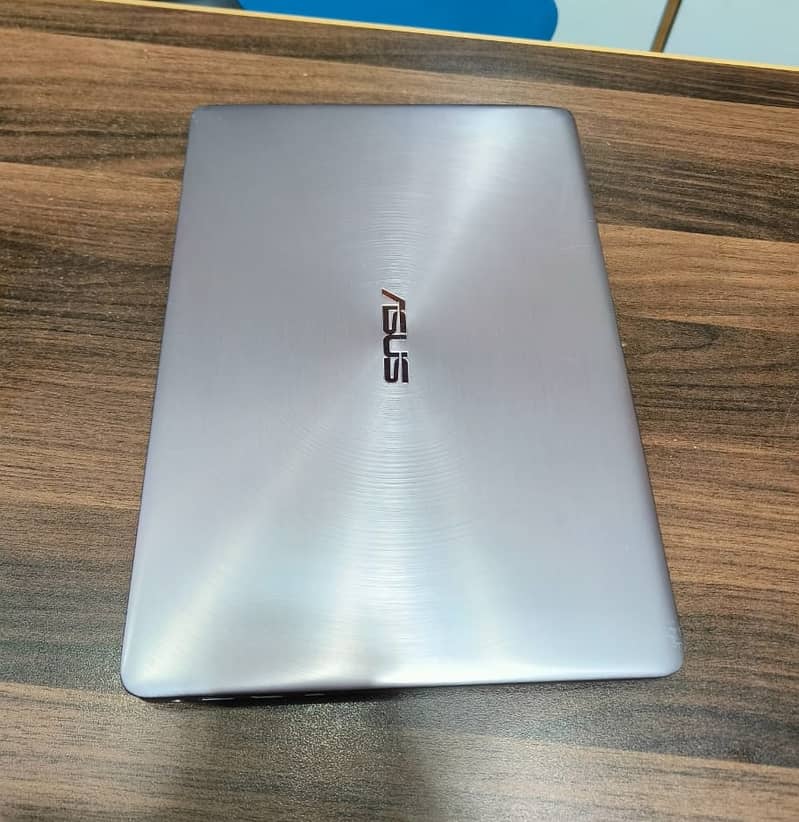 Asus Zenbook ux410 Core i5 7th Generation slim and smart 5