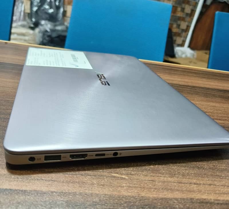 Asus Zenbook ux410 Core i5 7th Generation slim and smart 6