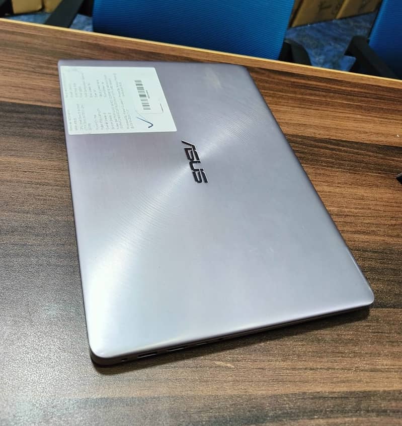 Asus Zenbook ux410 Core i5 7th Generation slim and smart 7