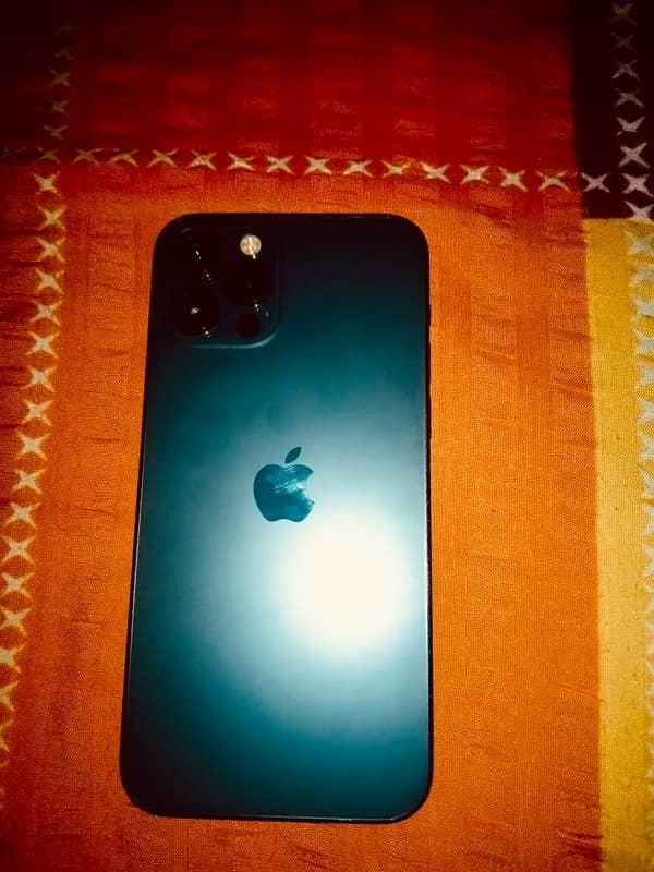 i phone 12 pro with charger 8