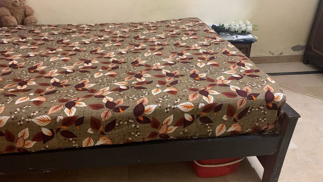 King size bed its in used condition without mattress 5