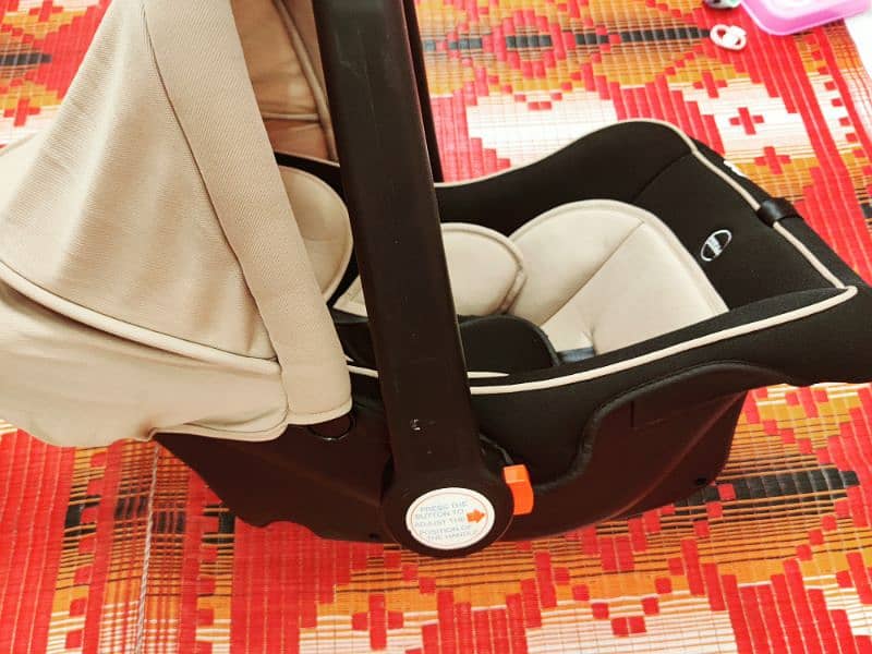 Baby Carry Cot 6