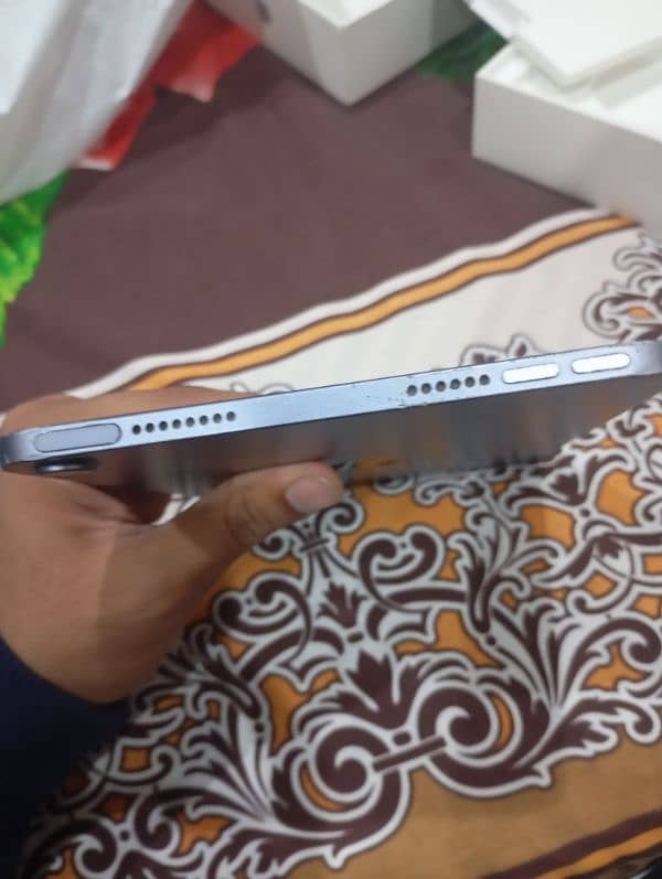 iPad mini 6 front and back condition 10 by 10 Just side areas rough hy 7