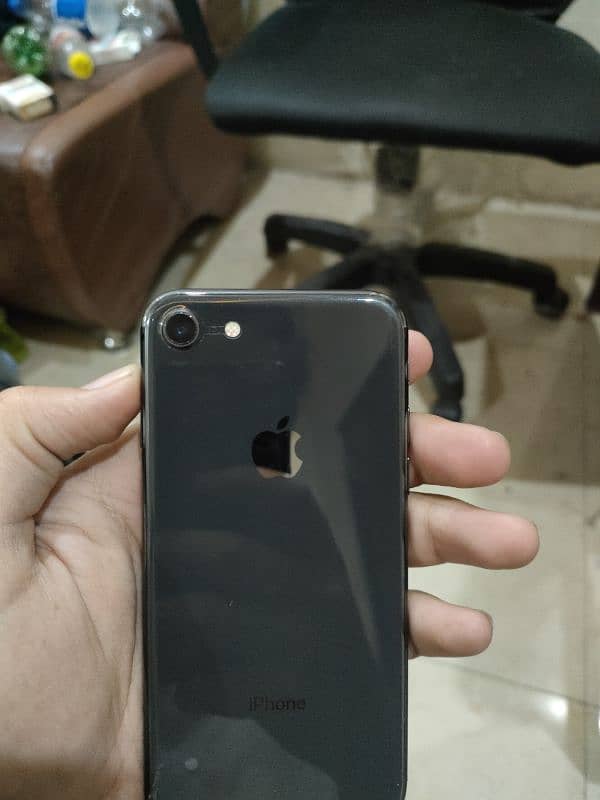 Iphone 8 10/10 pta official 2