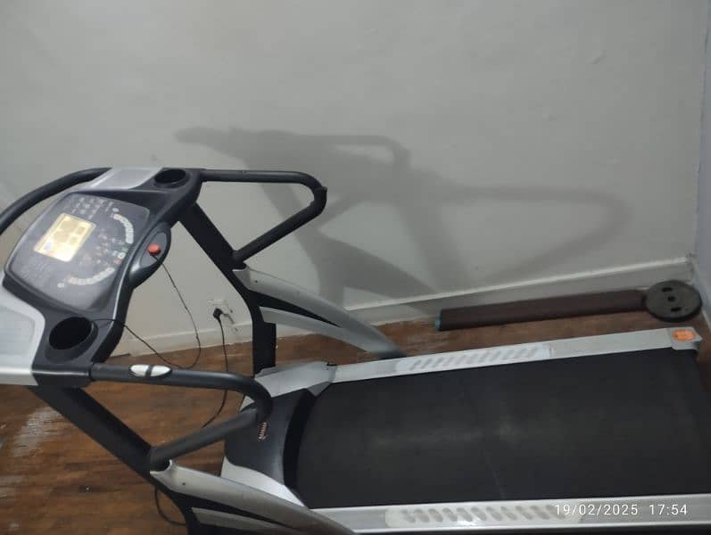 Treadmill for sale 70000 3