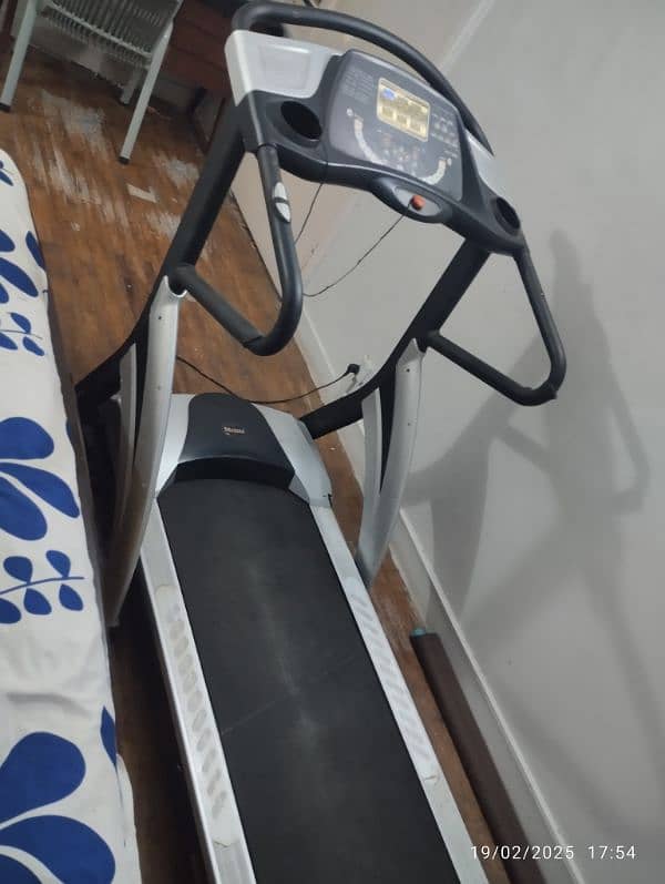 Treadmill for sale 70000 4