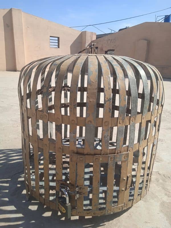 Cage for sale in good condition 0