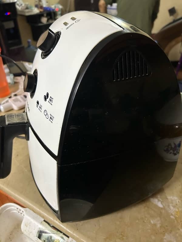 Air fryer in good working condition fix price 2