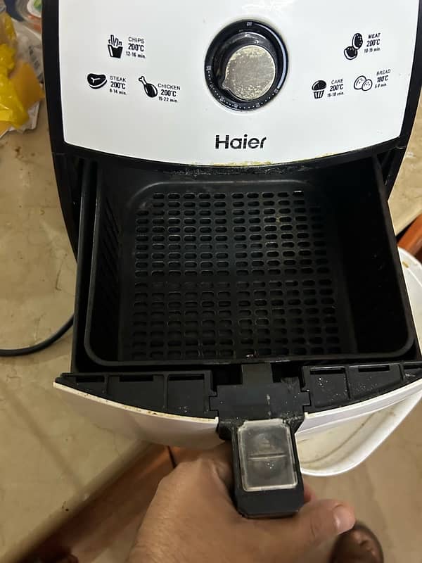 Air fryer in good working condition fix price 4