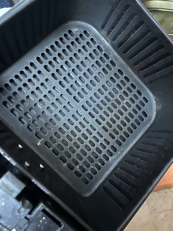 Air fryer in good working condition fix price 5