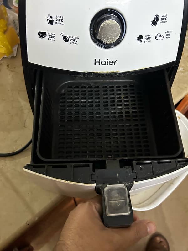 Air fryer in good working condition fix price 6