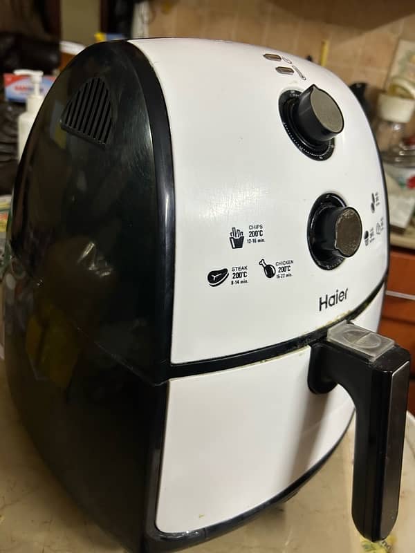 Air fryer in Good working condition fix price 1