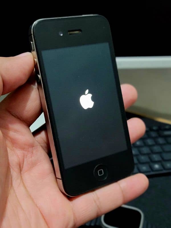 Iphone 4s 32GB PTA Approved antique phone 0