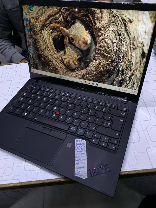 Lenovo x1 Carbon (i5 8th Gen) (16/256) 2k Resolution 1