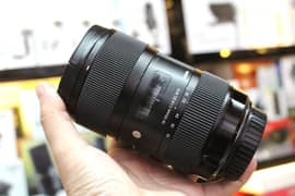 Sigma 18-35MM F1.8 DC HSM Lens (Canon Mount)