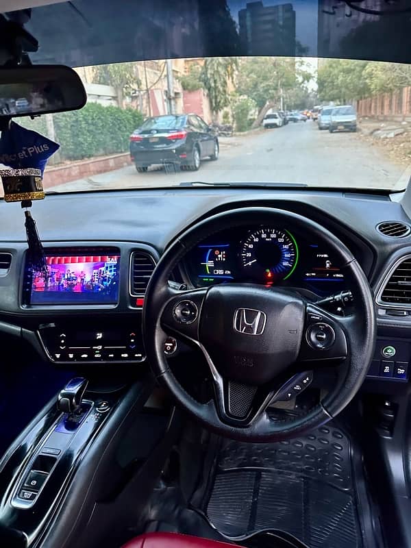 Honda Vezel 2014/2019 TOP OF THE LINE 11