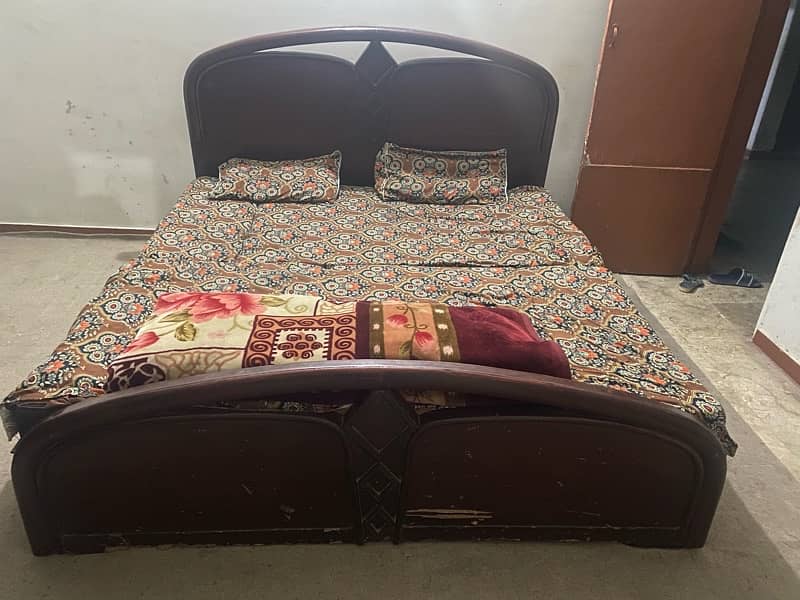 furniture bed and showcase for sale only 30k final price 0