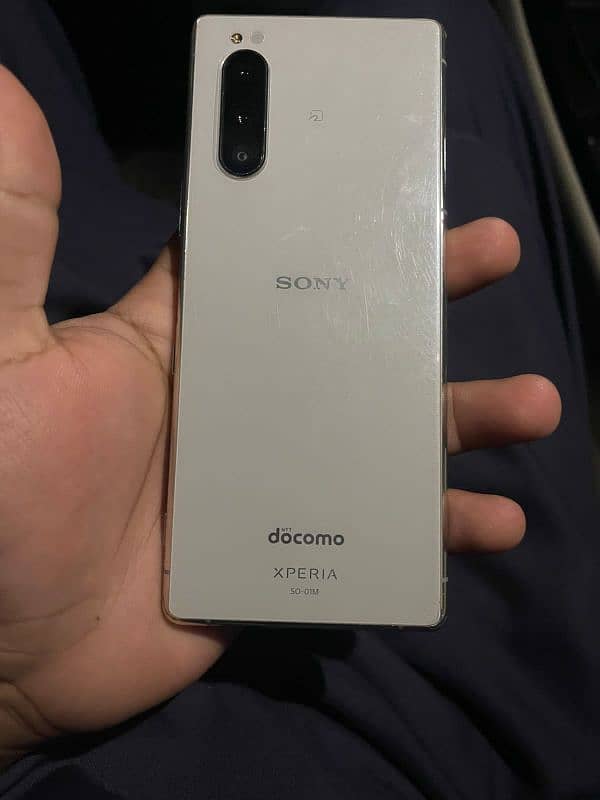 Sony Xperia 5 0