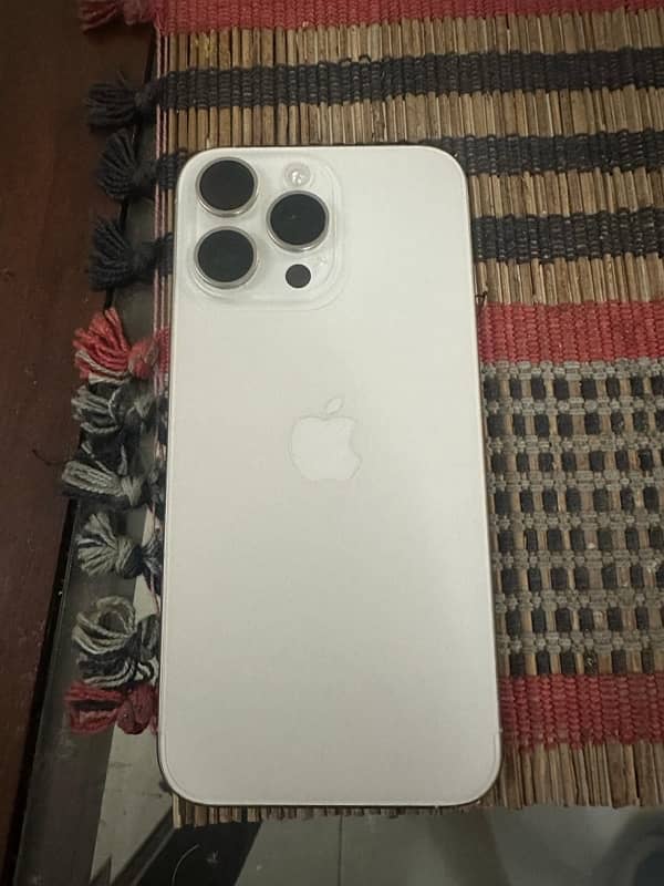 Iphone 15 pro max JV white 0