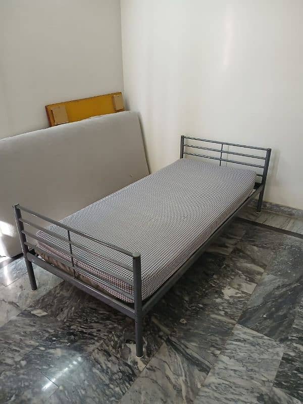 2 beds with free mattress 0