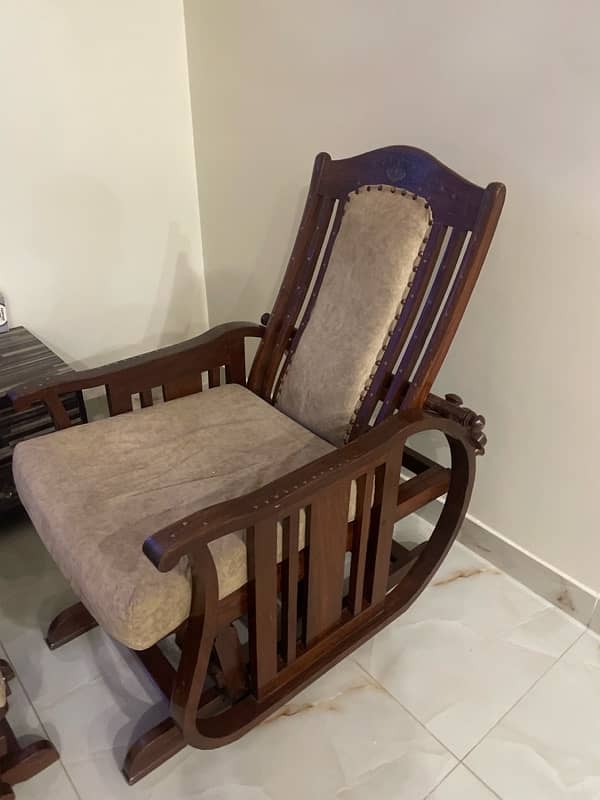 rocking chair/recliners 3