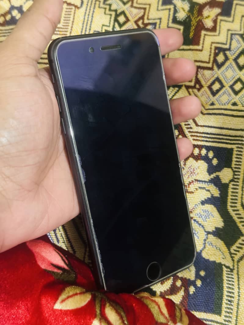 Apple iPhone 8 Plus 4