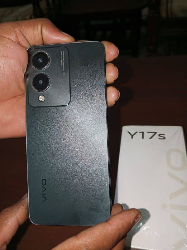 vivo Y17s urgent sale 1