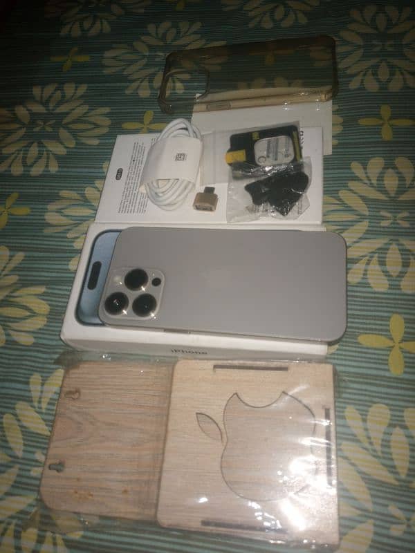 iPhone 15 Pro Max 512GB 11