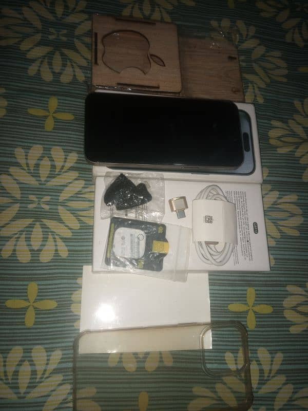 iPhone 15 Pro Max 512GB 12