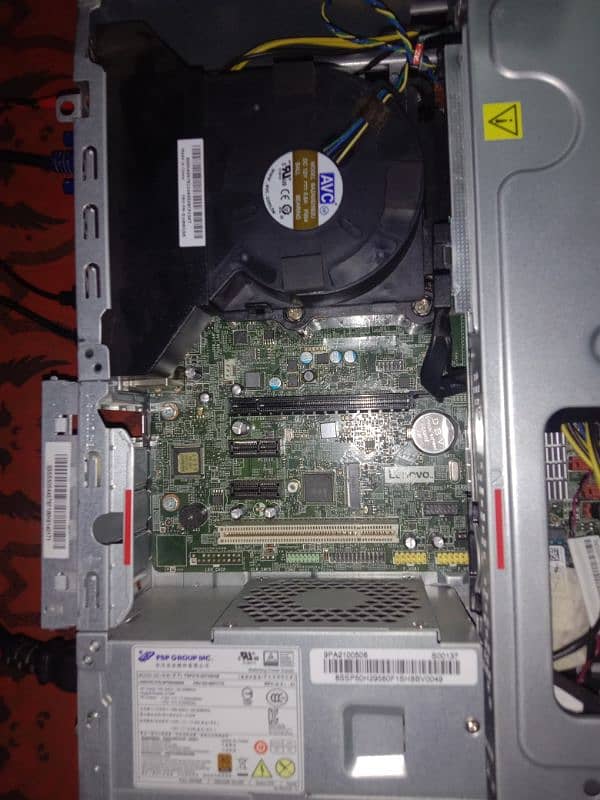 lenovo pc AMD PRO A8-9600 8GB RAM Desktop 4