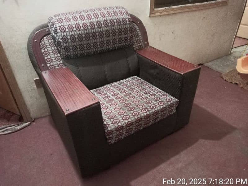 3 seater poshish sofa set for sale 1