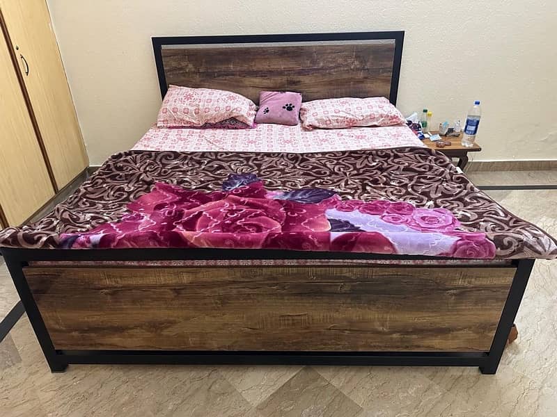 iron bed one year used only 10/10 condition 0