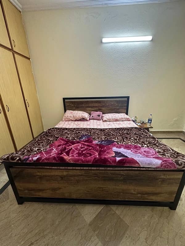 iron bed one year used only 10/10 condition 1