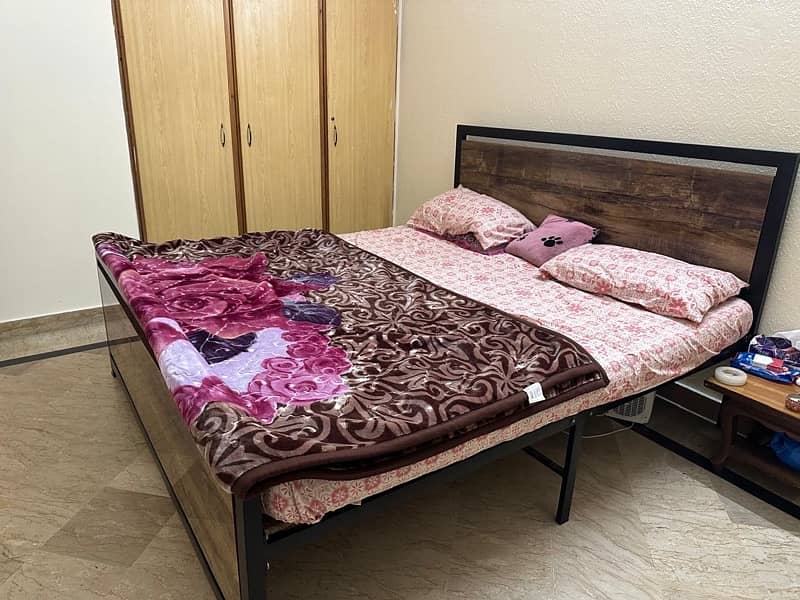 iron bed one year used only 10/10 condition 2