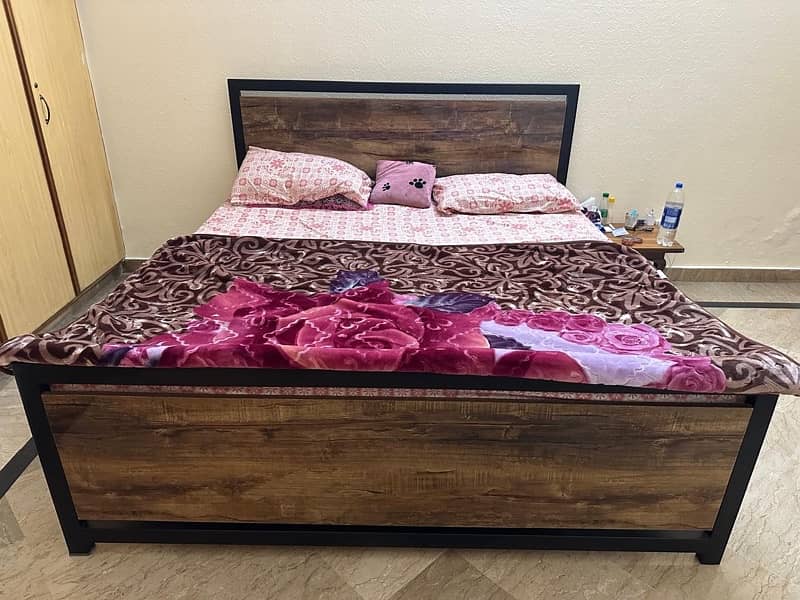 iron bed one year used only 10/10 condition 4